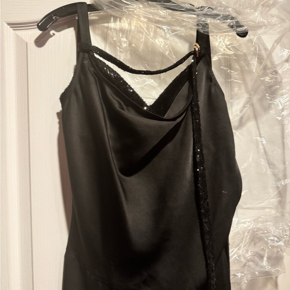 HALSTON NOMI GOWN IN SATIN & SEQUIN - Picture 9 of 11